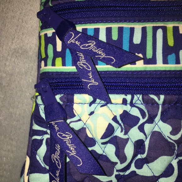 Vera Bradley Triple Zip Hipster Bag - Picture 2 of 6